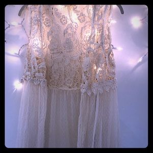 Lace crochet layering vest 💕
